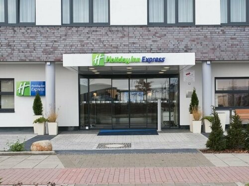 Внешний вид отеля Holiday Inn Express Bremen Airport, an Ihg Hotel в Бремене, фото 4