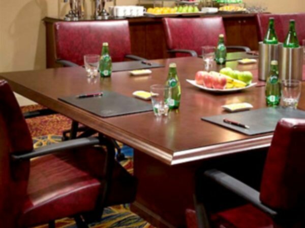 Фото Toronto Airport Marriott Hotel