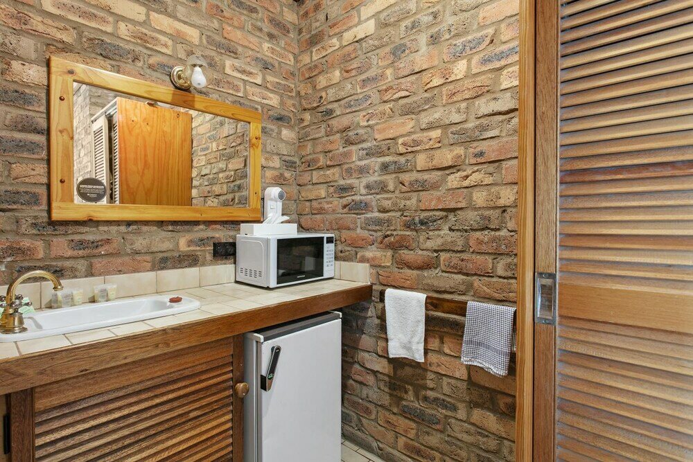 Фото The Settlement Historic Hotel