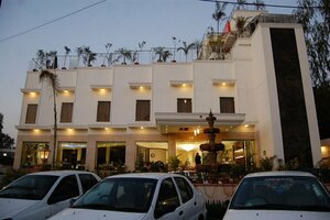 Гостиница Hotel Taj Resorts