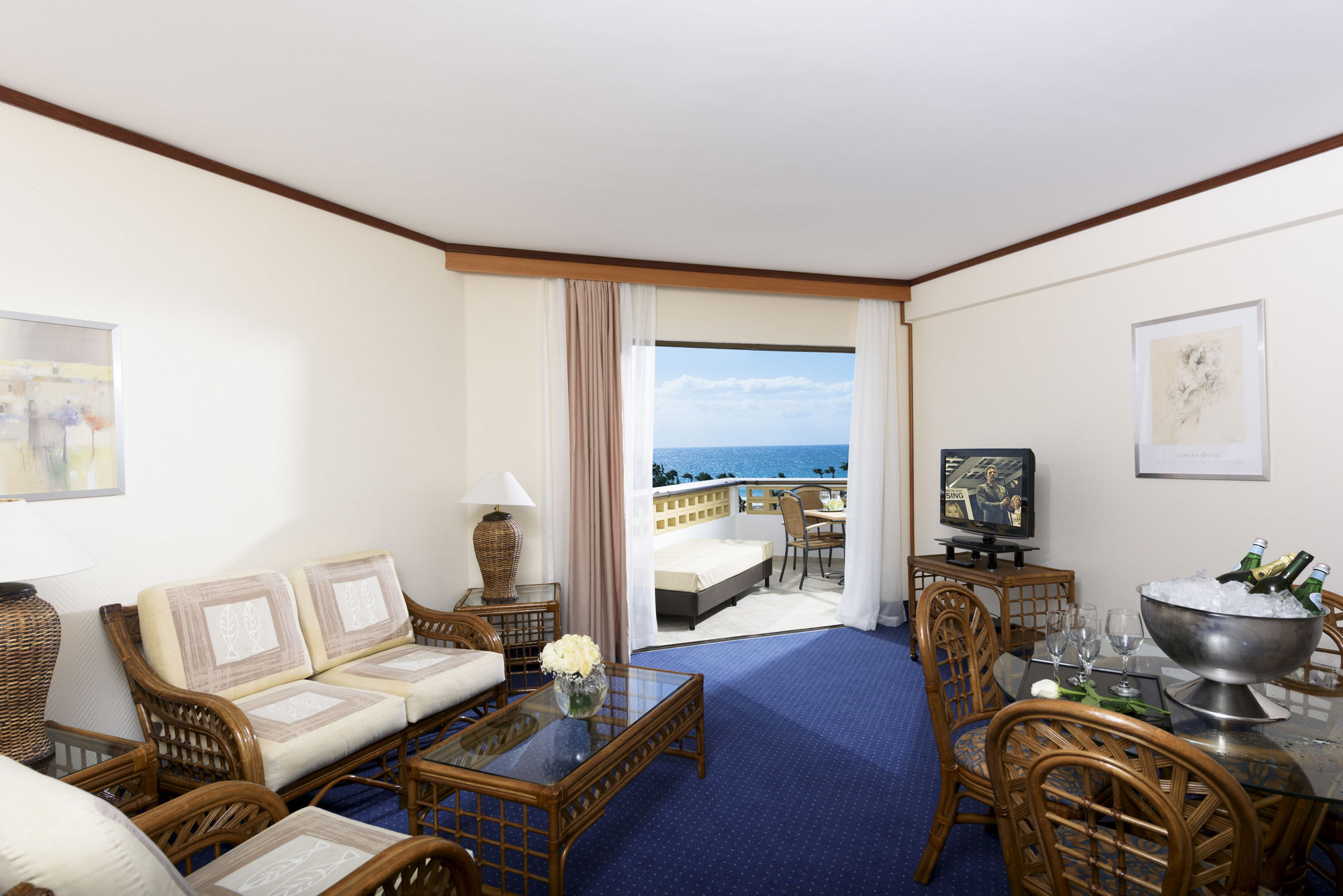 Фото Constantinou Bros Athena Royal Beach Hotel