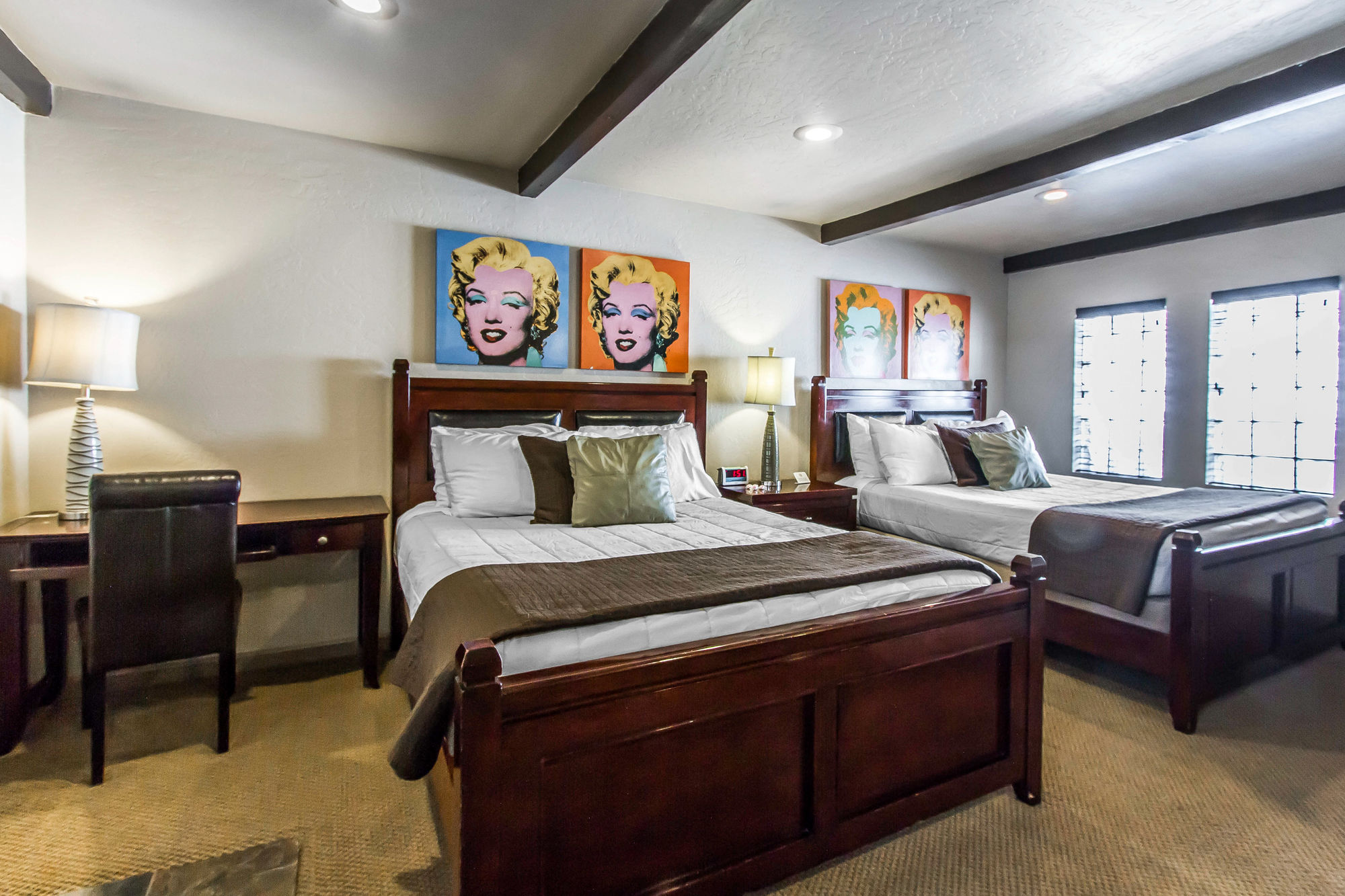 Фото Rodeway Inn & Suites Williams Downtowner - Rte 66