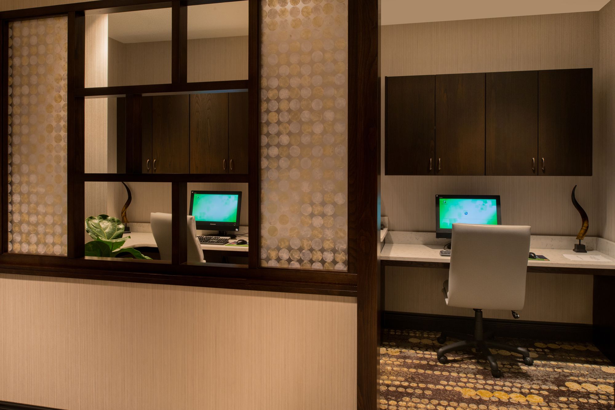 Фото DoubleTree by Hilton Raleigh Crabtree Valley