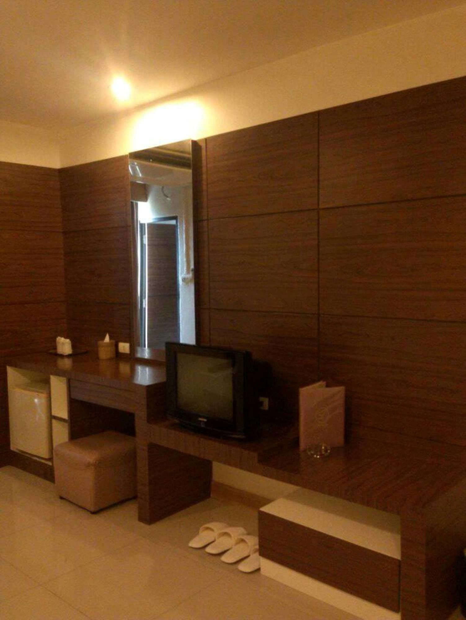 Фото The Legacy Hotel