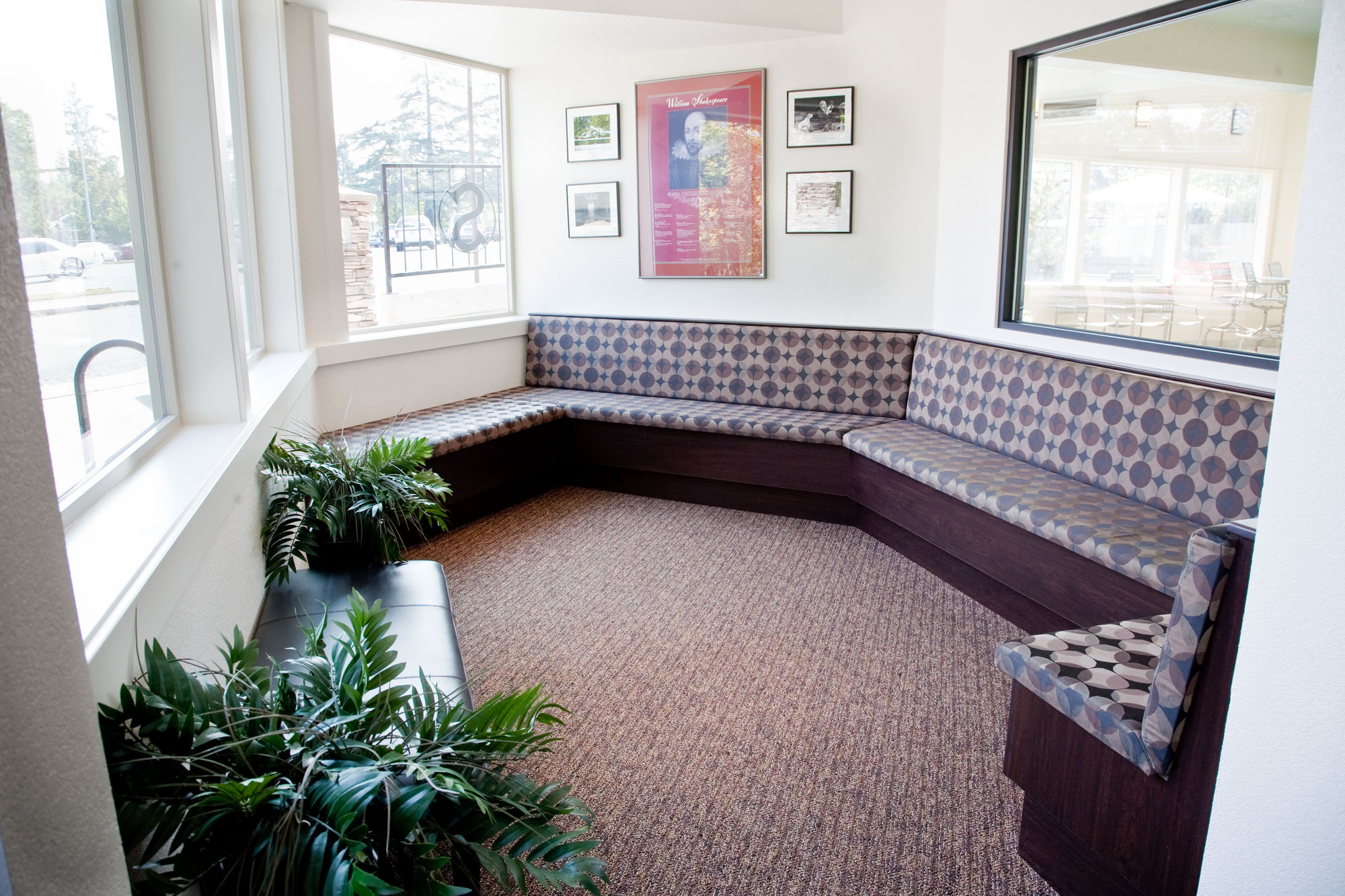 Фото Stratford Inn