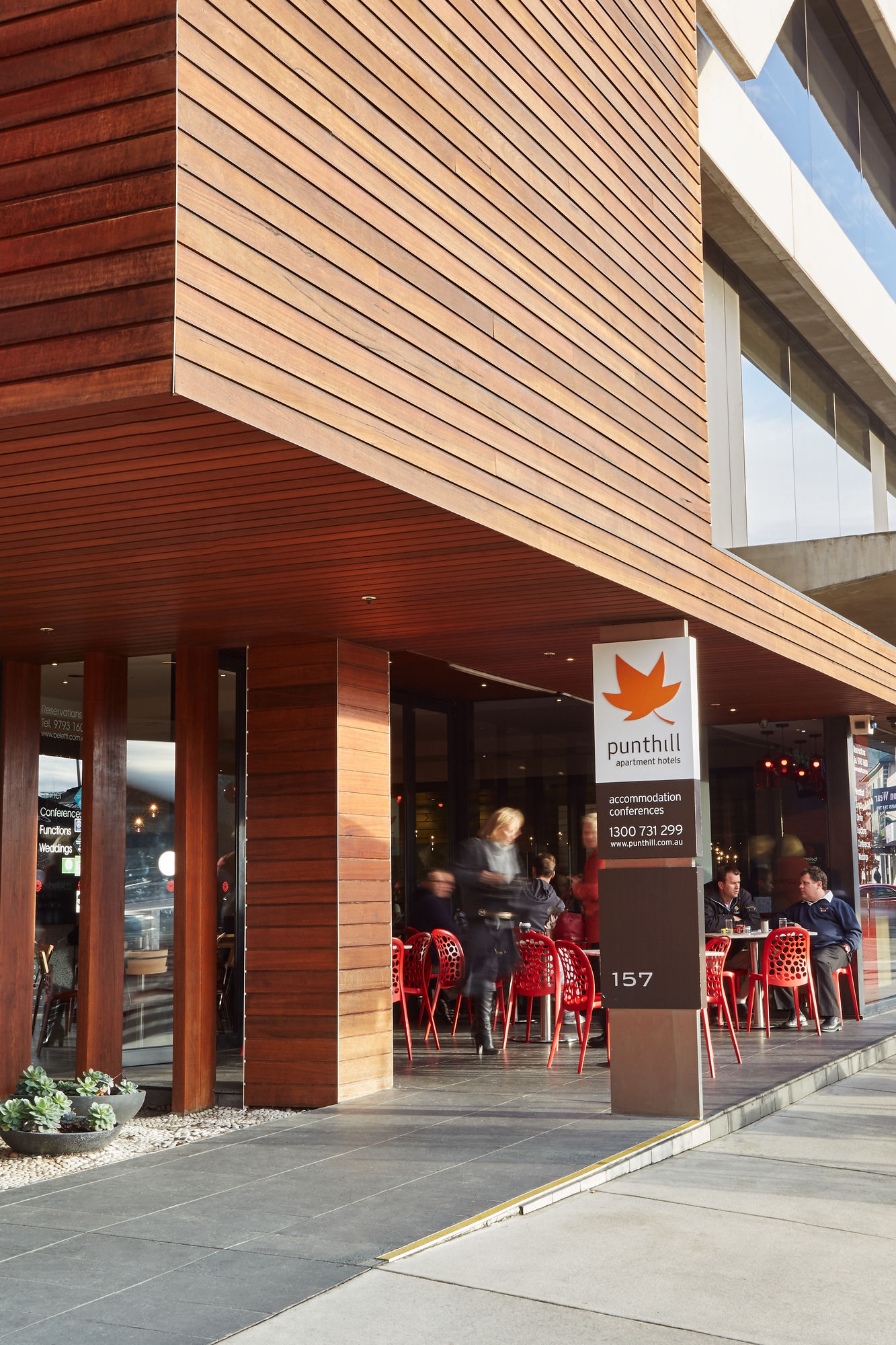 Фото  Dandenong Central Apartment