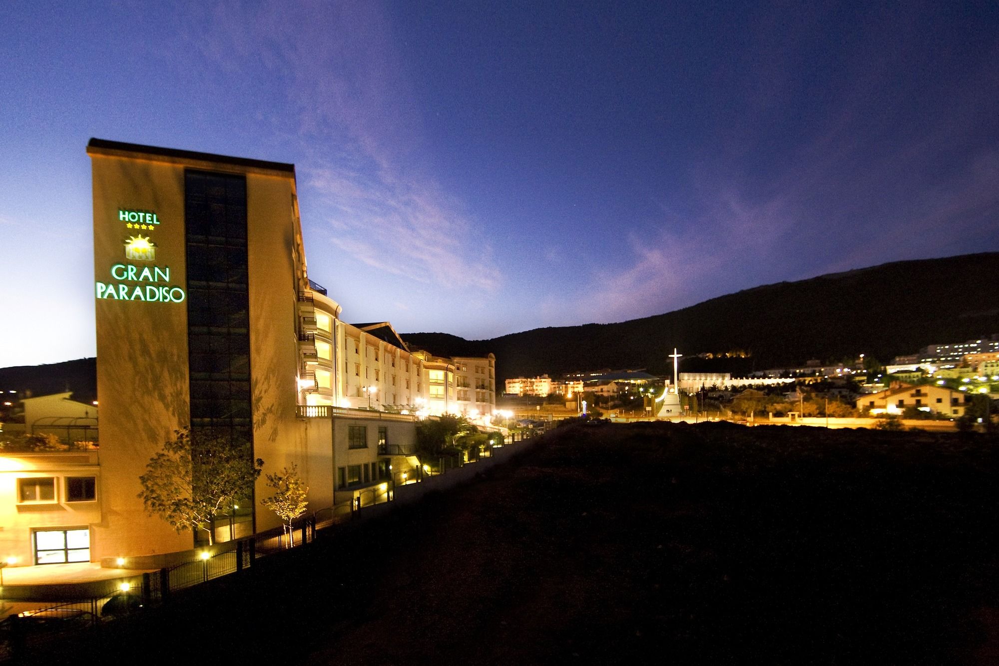 Фото отеля 2