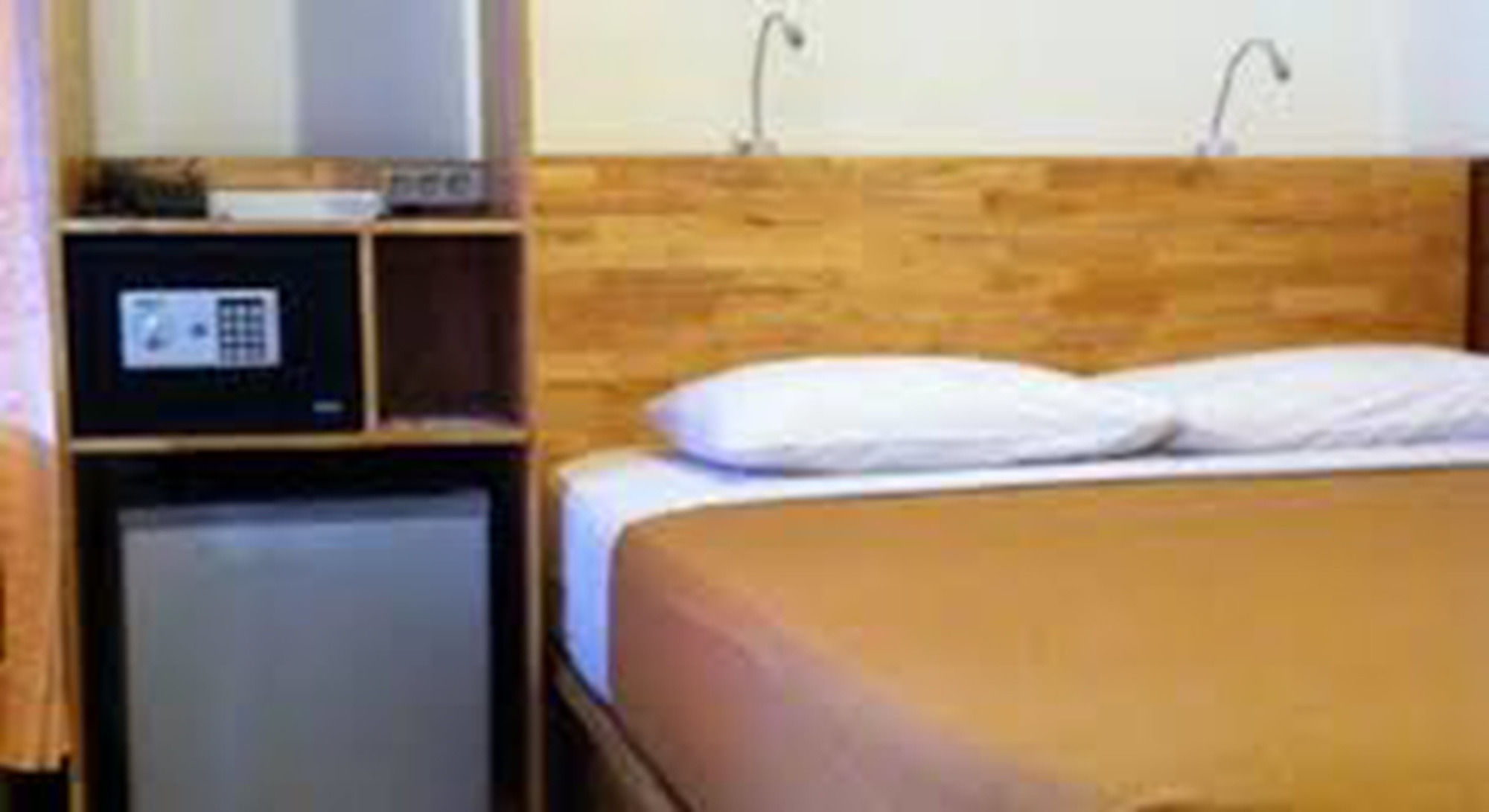 Фото Hotel Karthi