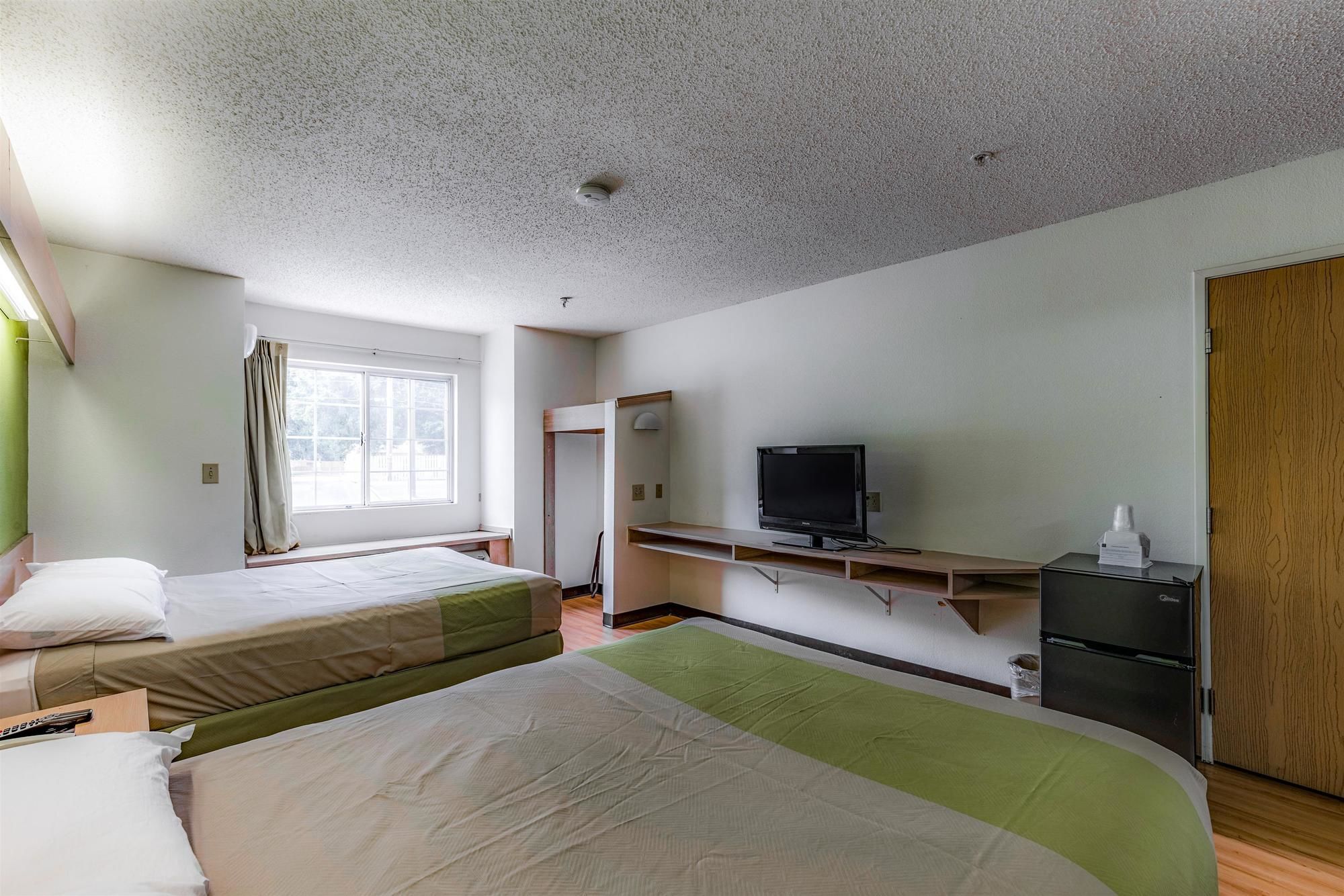 Фото Motel 6 Charlotte - University