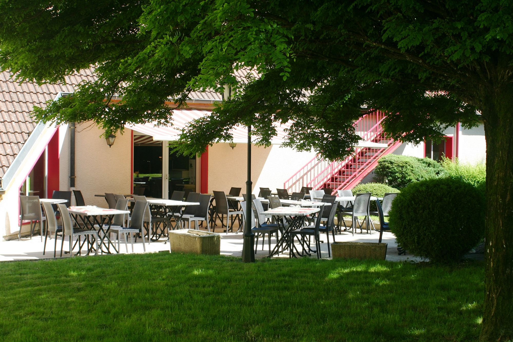 Фото Mercure Luxeuil-les-Bains Hexagone