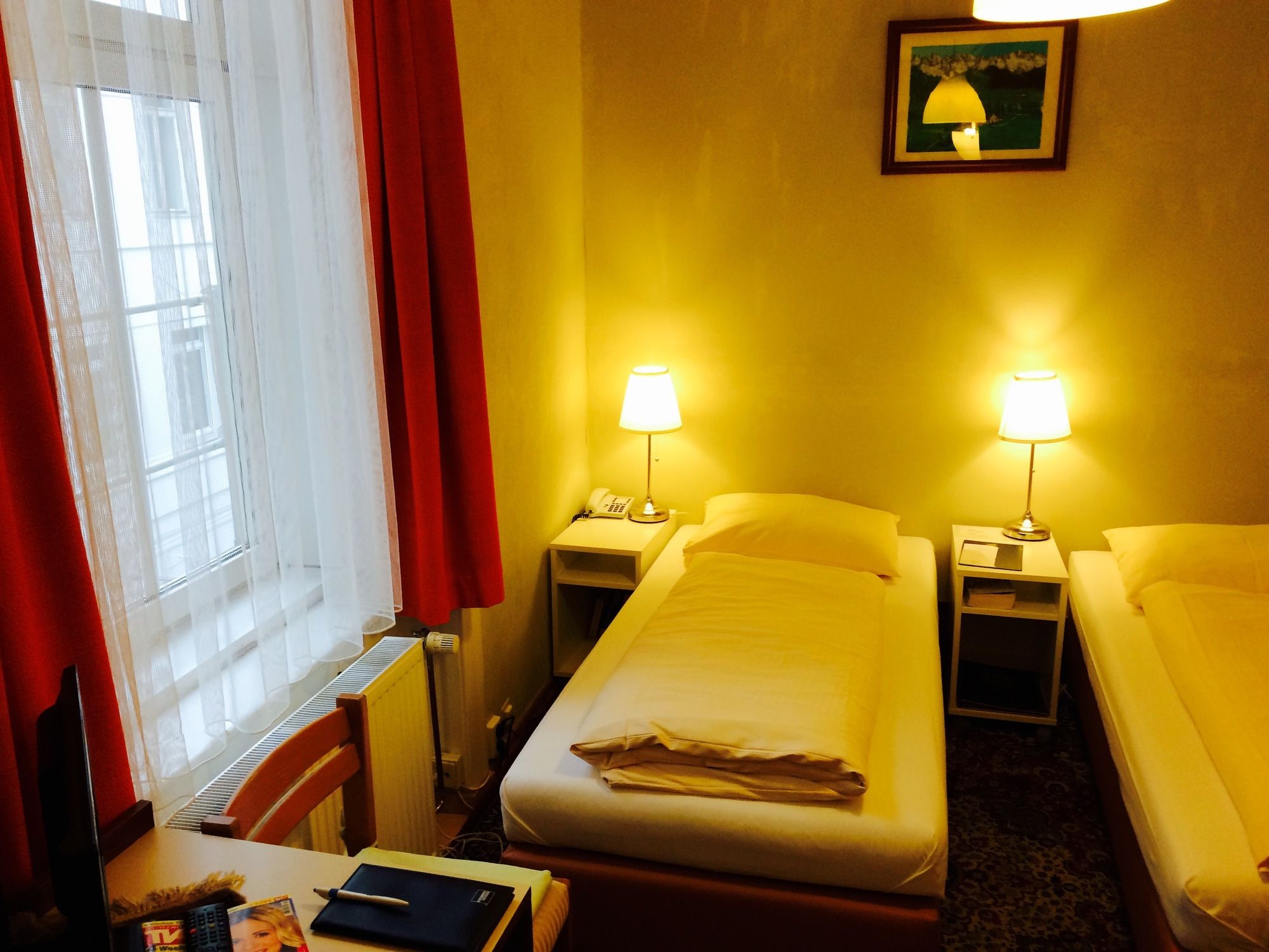 Фото отеля 1