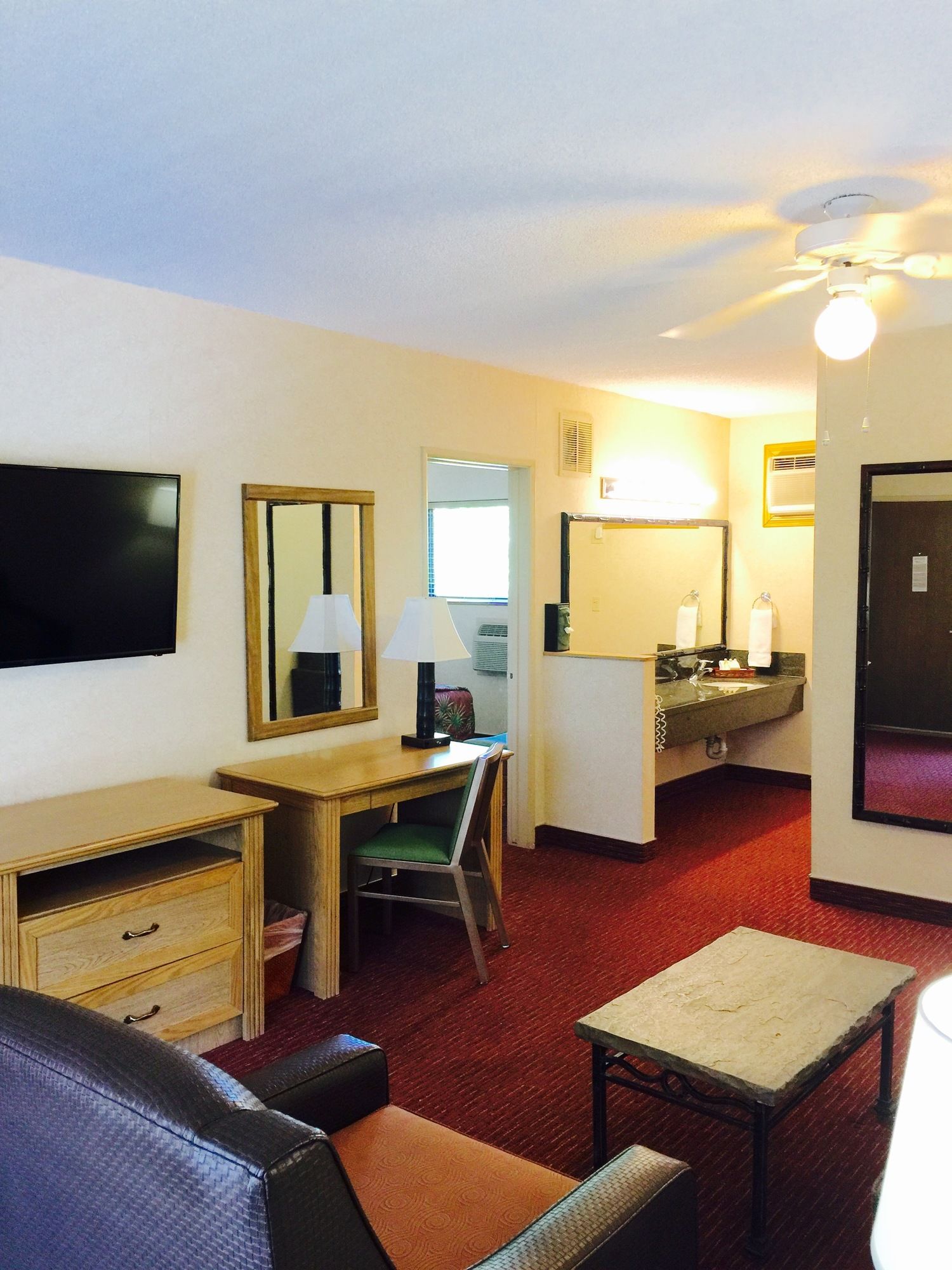 Фото Caliente Tropics Hotel