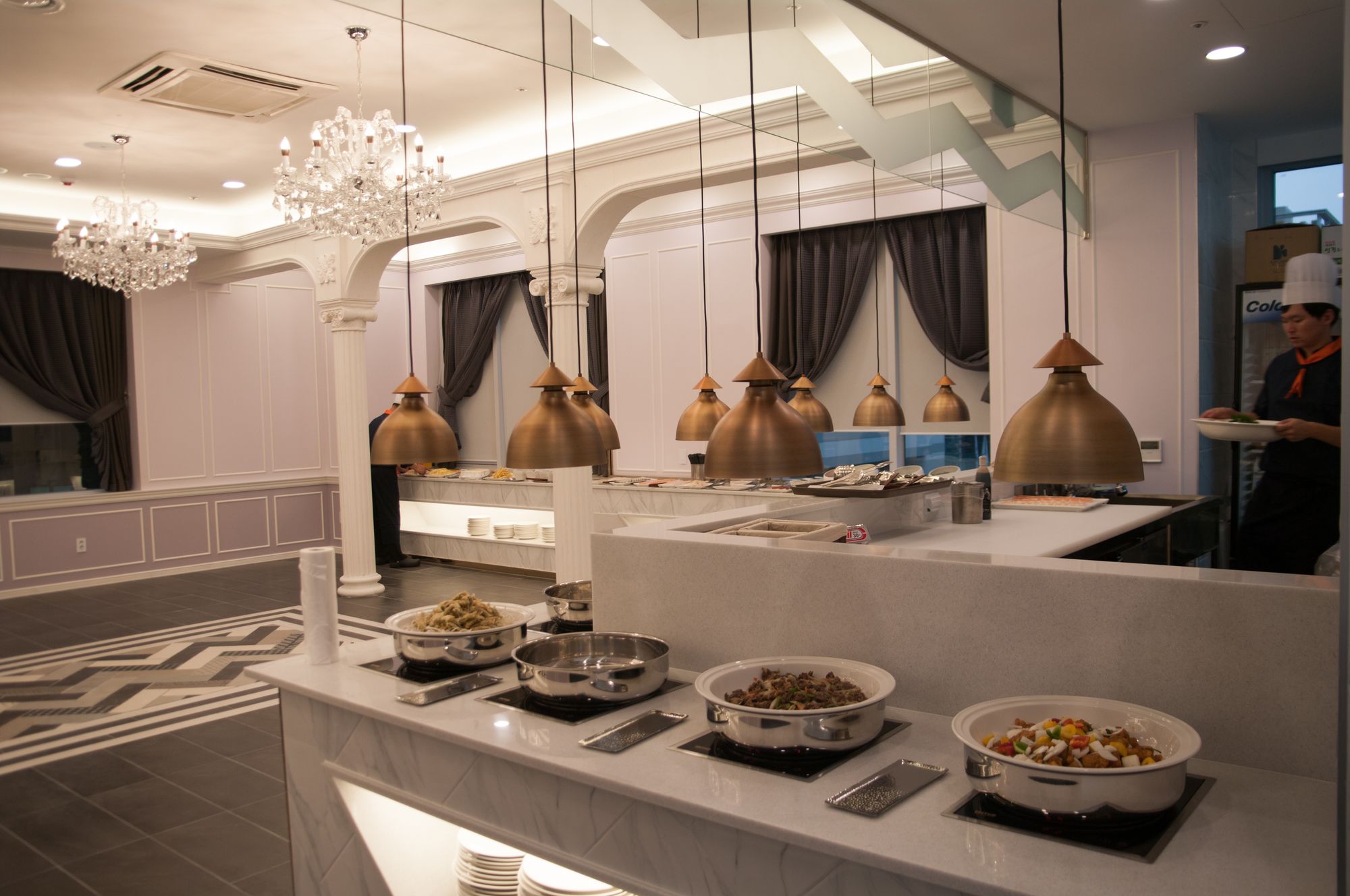 Фото Yeoksam Artnouveau City Hotel and Residence