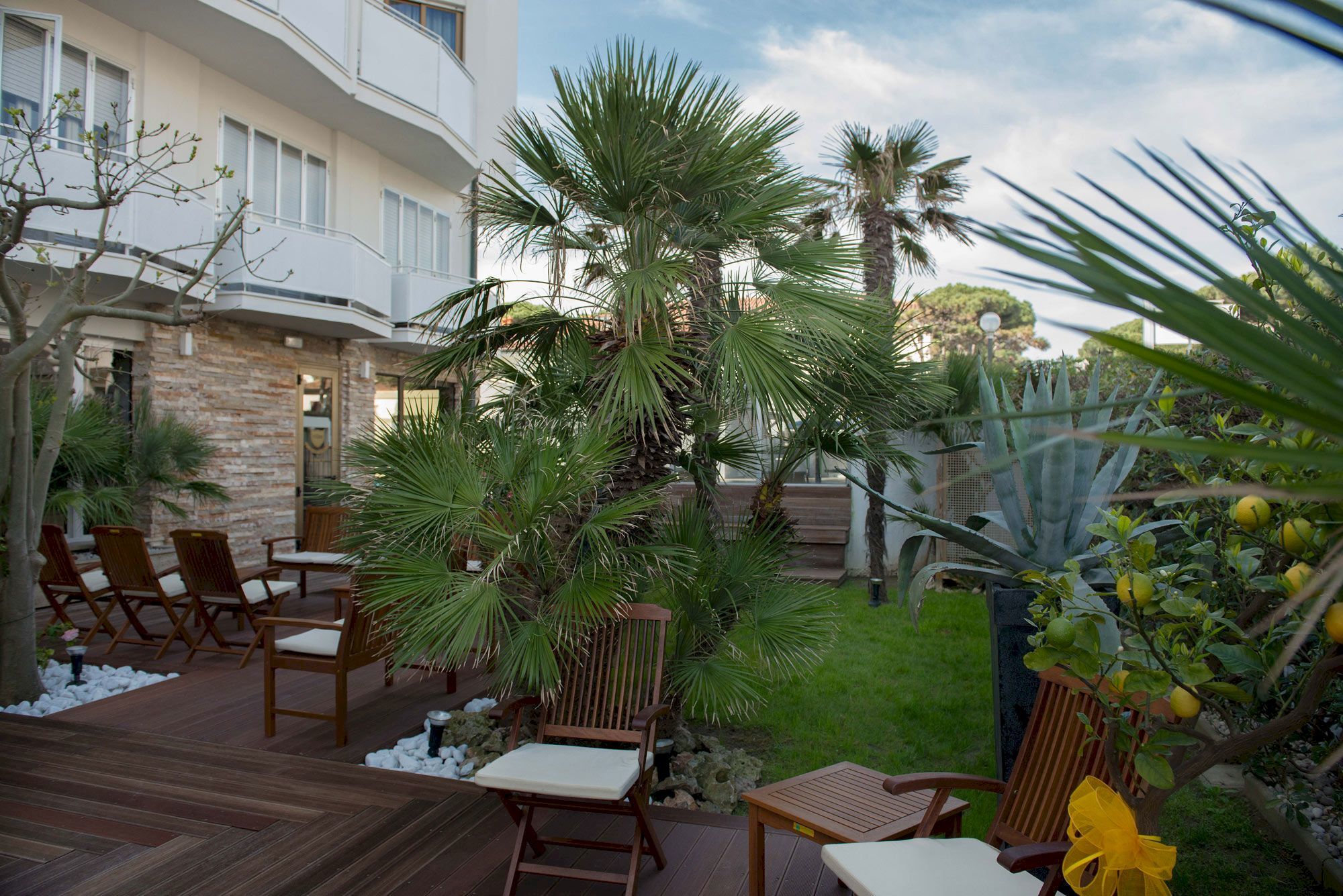 Фото Rouge Hotel International