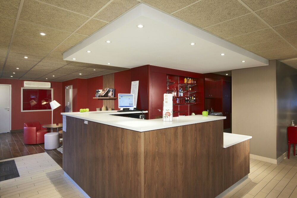 Фото Campanile Evry Est - Saint-Germain les Corbeil