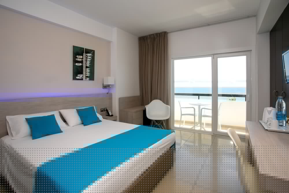 Фото Les Palmiers Boutique Beach Hotel and Luxury Apartments