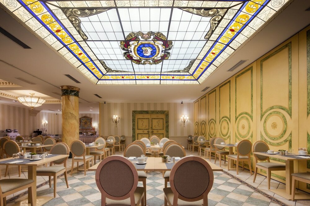 Фото Exe Reina Isabel