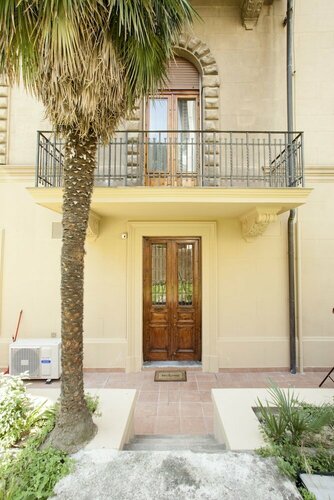 Гостиница Msnsuites Palazzo Lombardo во Флоренции