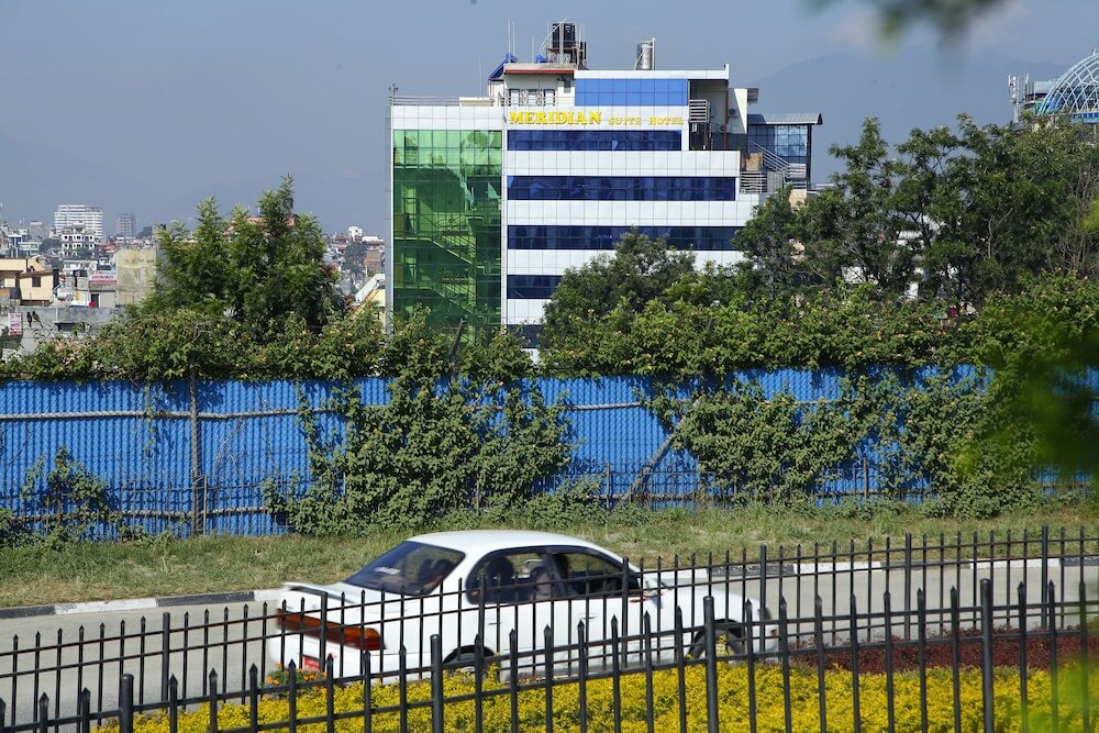 Фото Meridian Suite Hotel