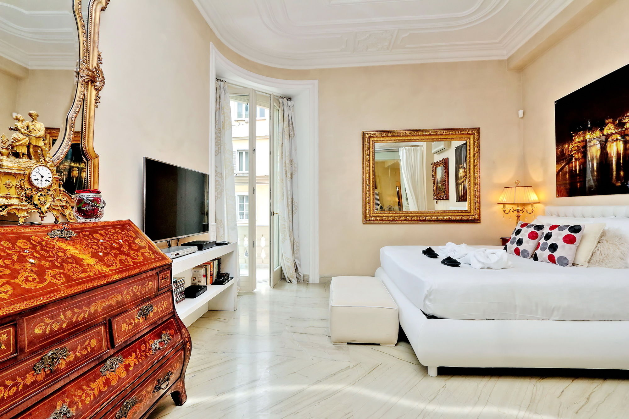Фото Sistina Twentythree Luxury Rooms