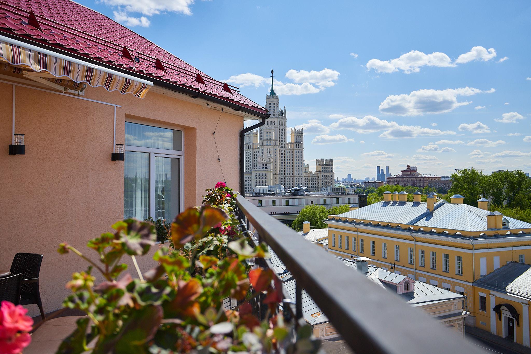 спит пьяная без трусов 