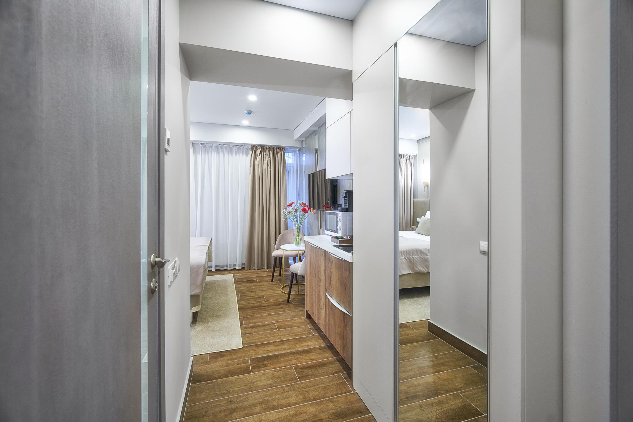 Фото Mirror Light