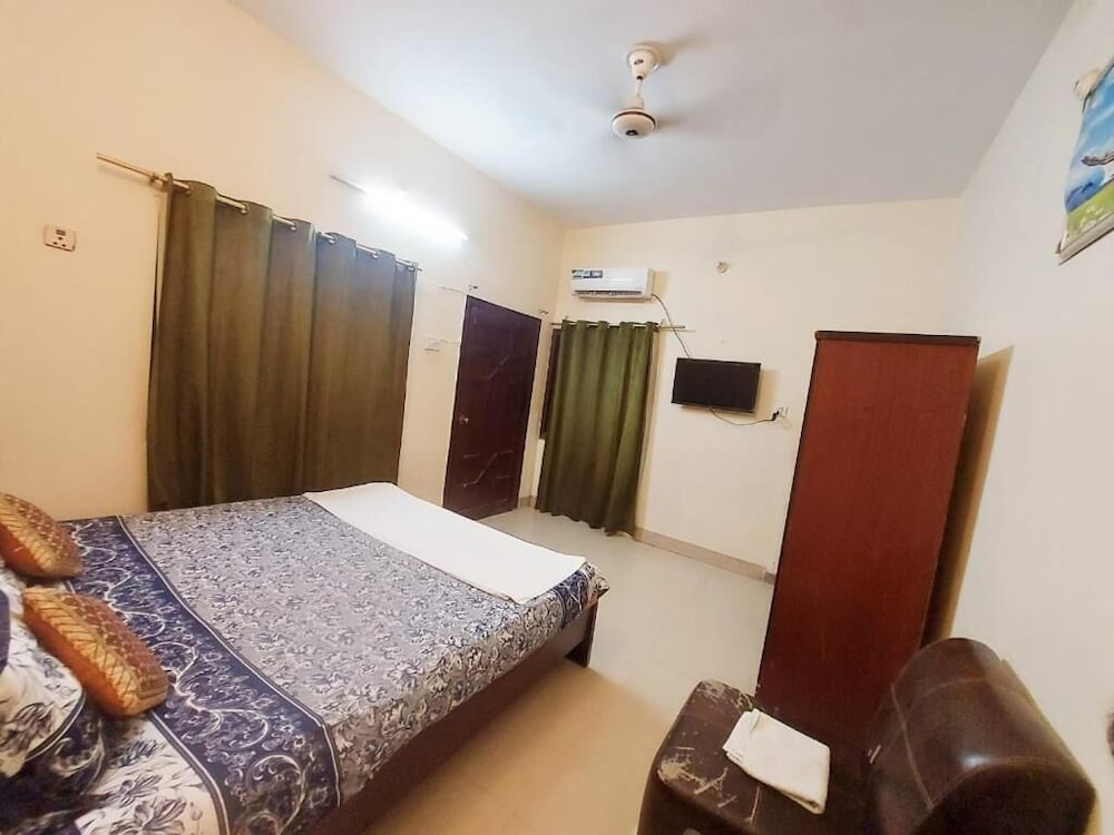 Фото Embassy inn Guest House Hyderabad