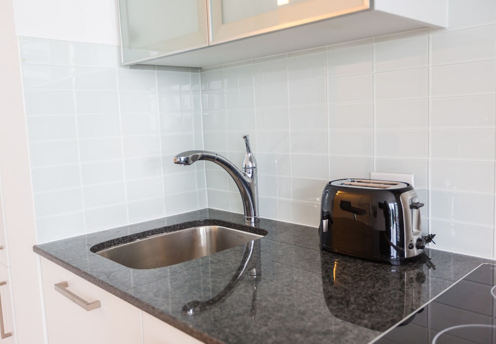 Фото Downtown-CN Tower-Jays