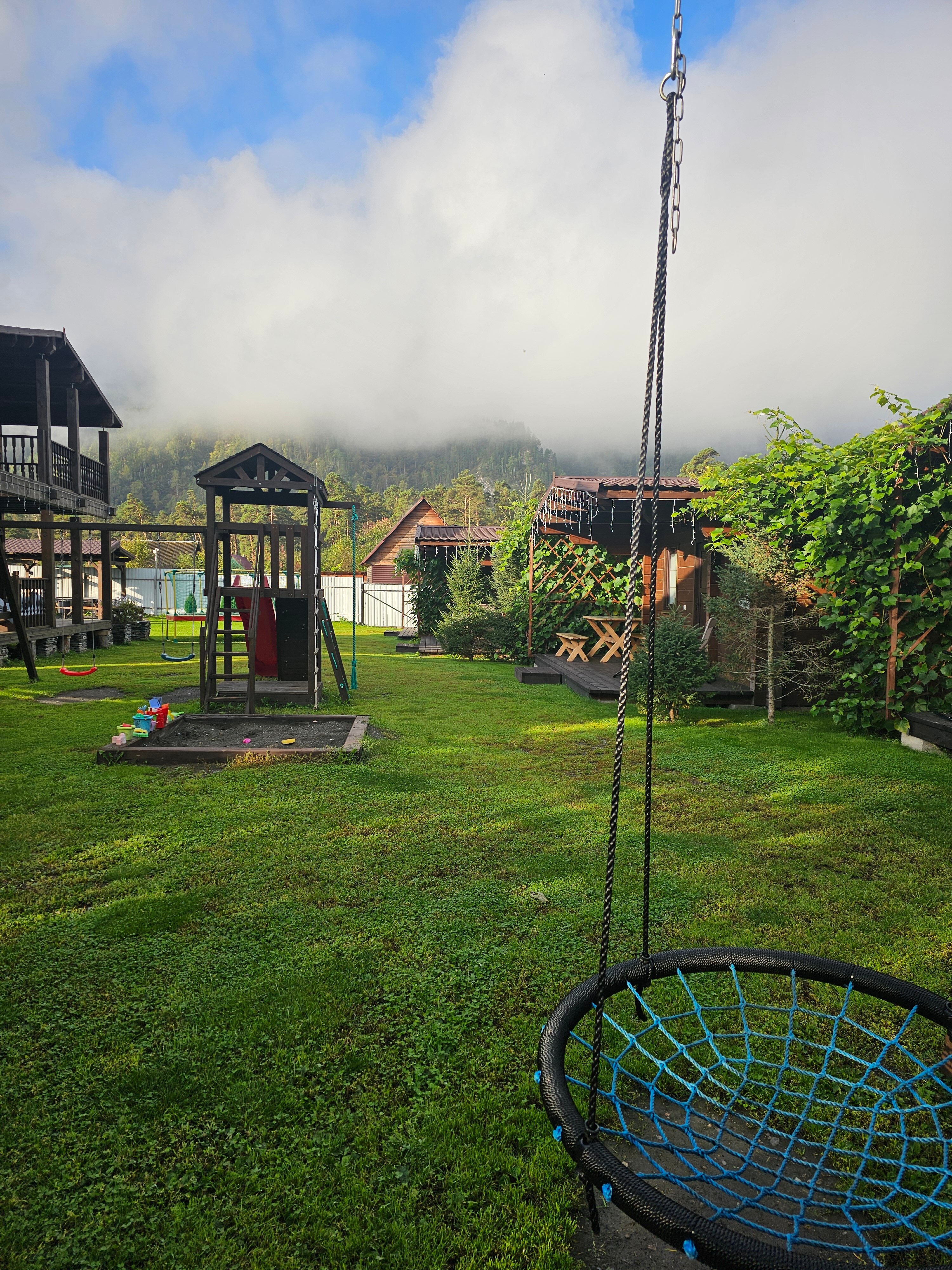 Фото Медведь и Ягодка