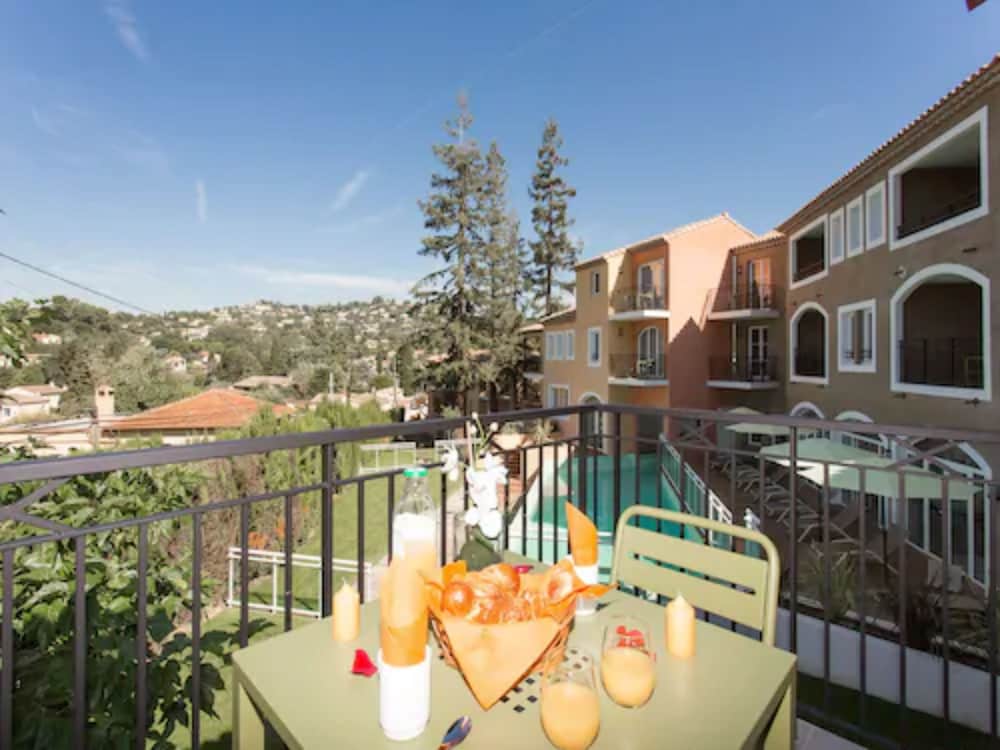 Фото Adonis Mougins