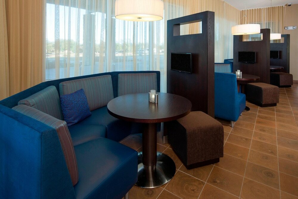 Фото Courtyard by Marriott Dallas Midlothian-Midlothian Conf Ctr