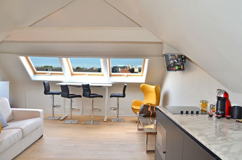 Фото The House of Edward