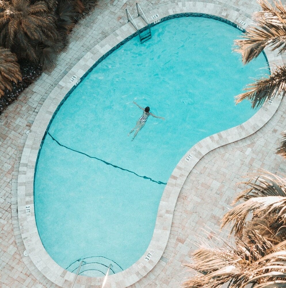 Фото The Pillars Hotel & Club