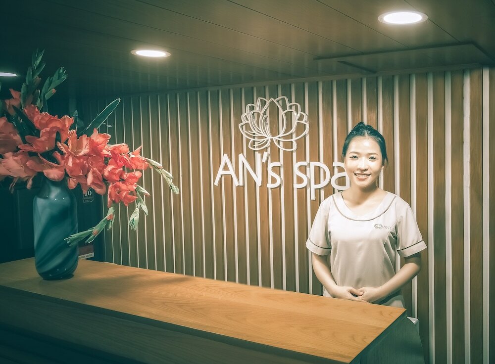 Фото Happy Life Grand Hotel & Sky Bar