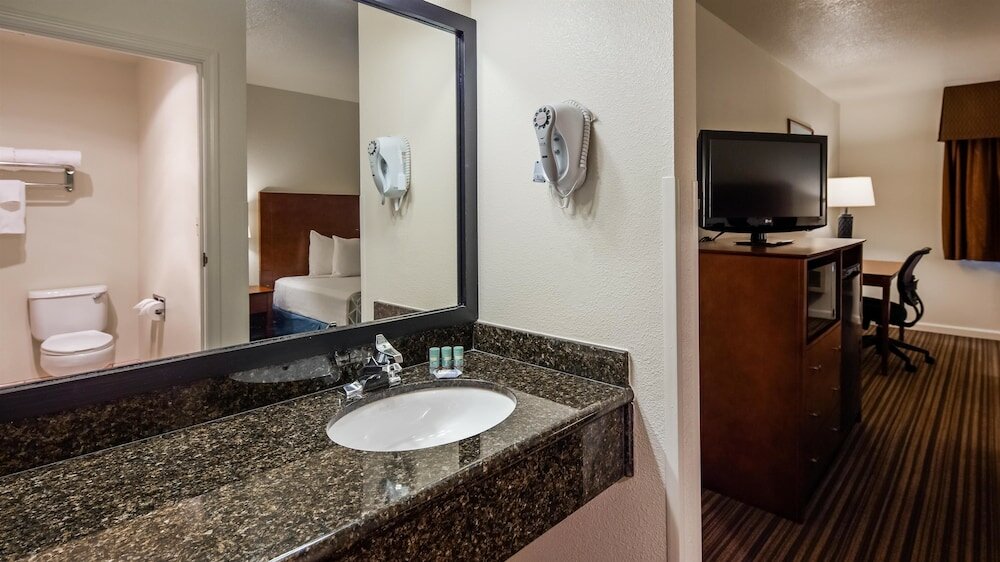 Фото Best Western Capital City Inn