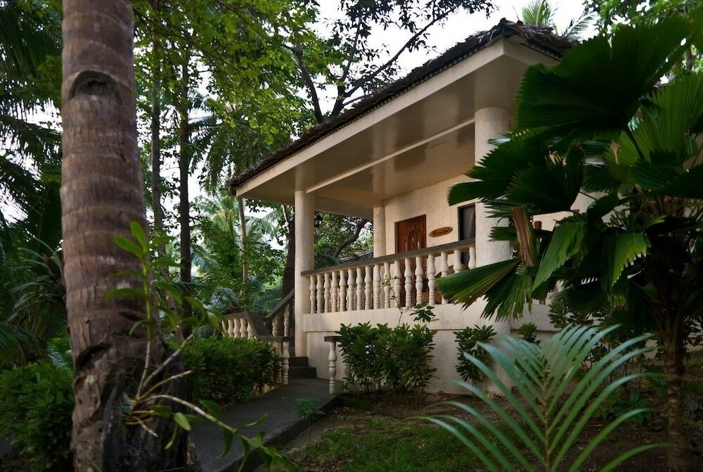 Фото Easy Diving and Beach Resort