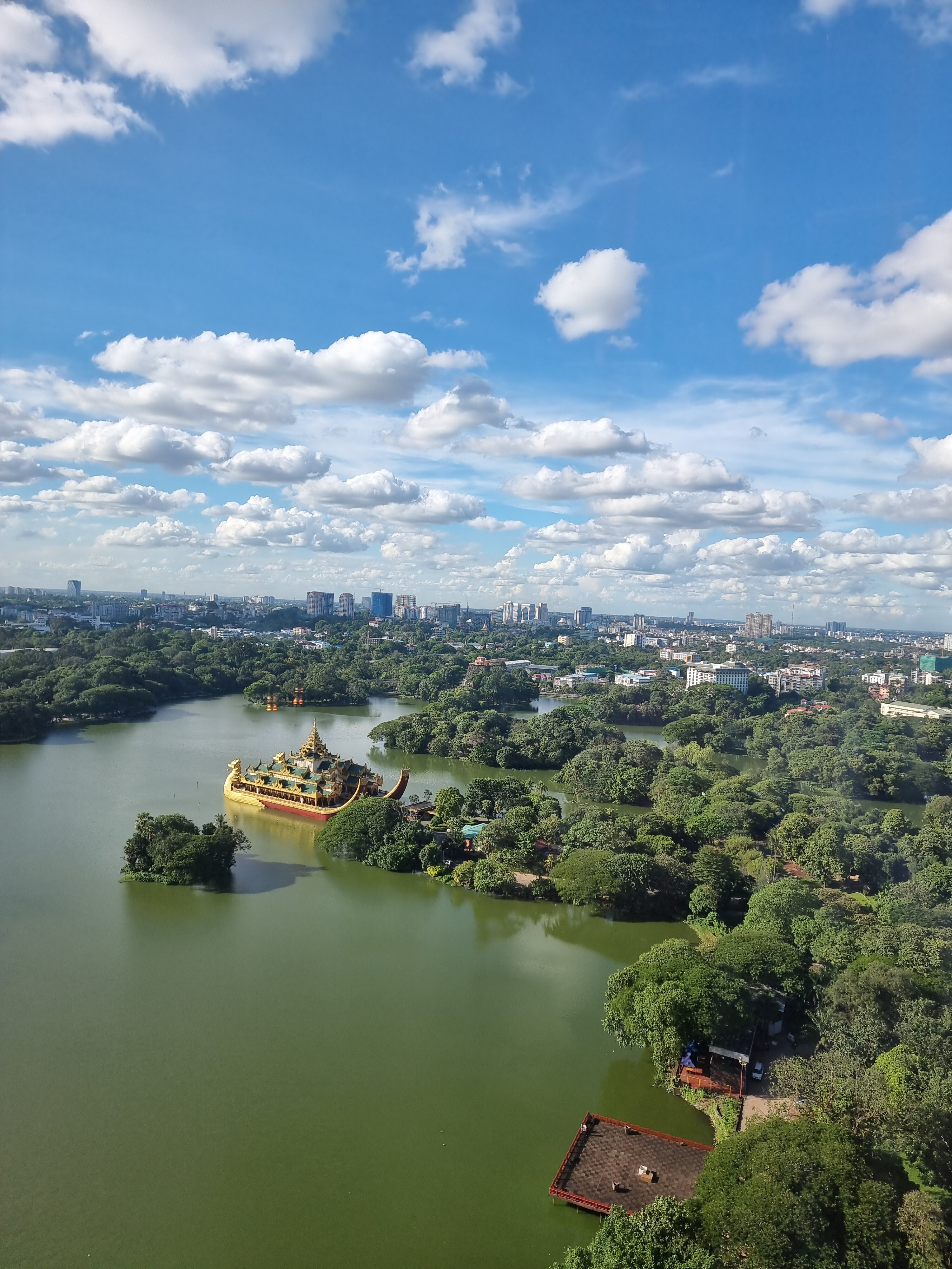 Фото Wyndham Grand Yangon Hotel