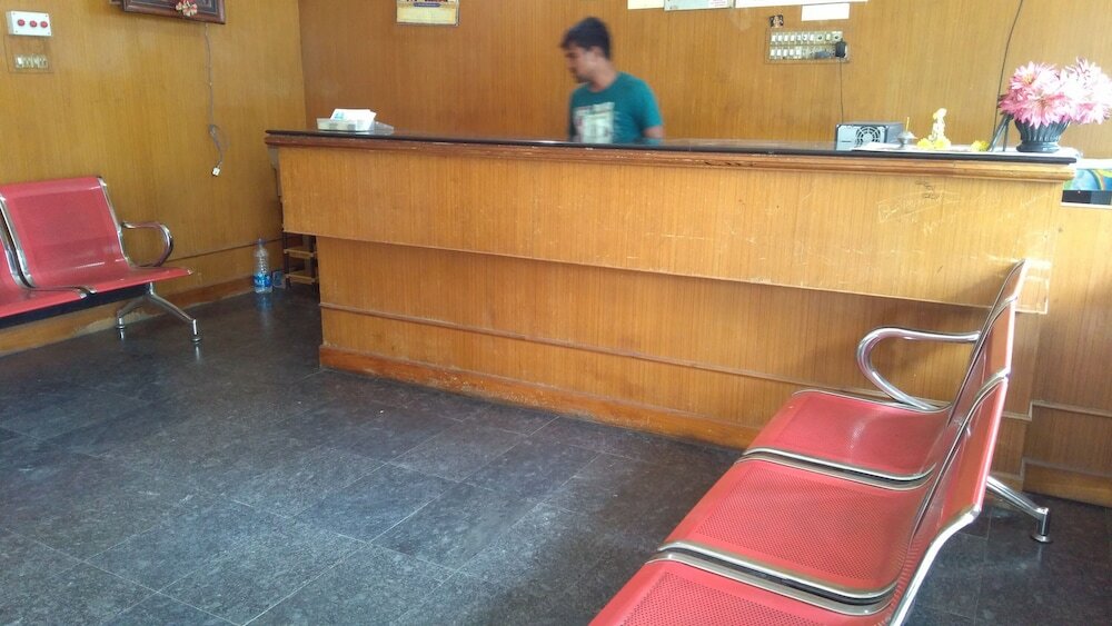 Фото Iroomz Nama Residency