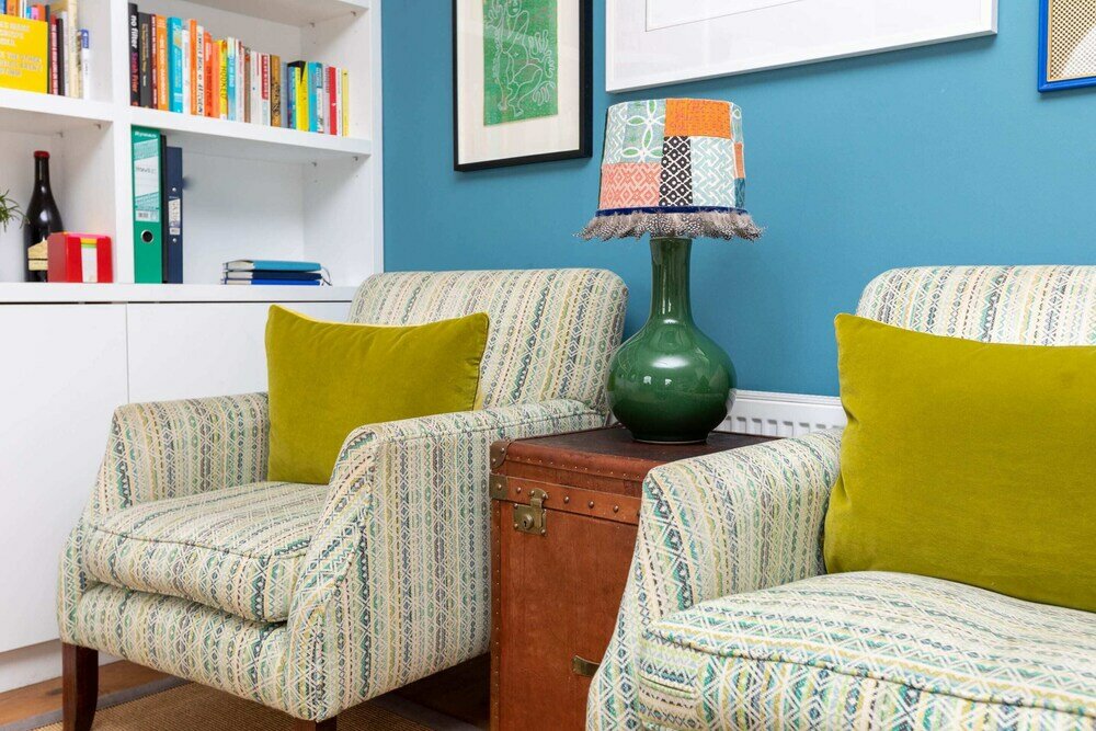 Фото Spacious 3 Bedroom in Notting Hill With Balcony