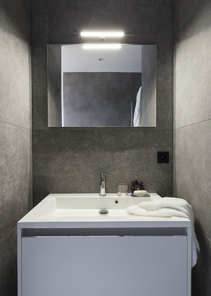 Фото Unit 5 - Trendy Smart Home Triplex Private Garden & Parking