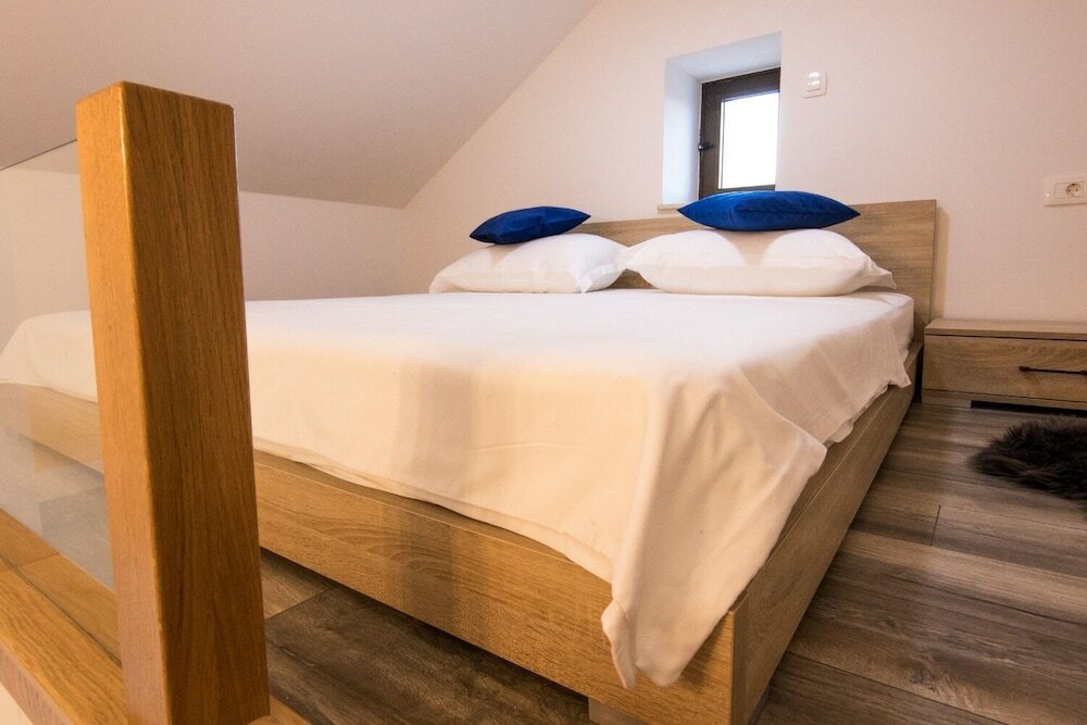 Фото Stipe - With Pool - H