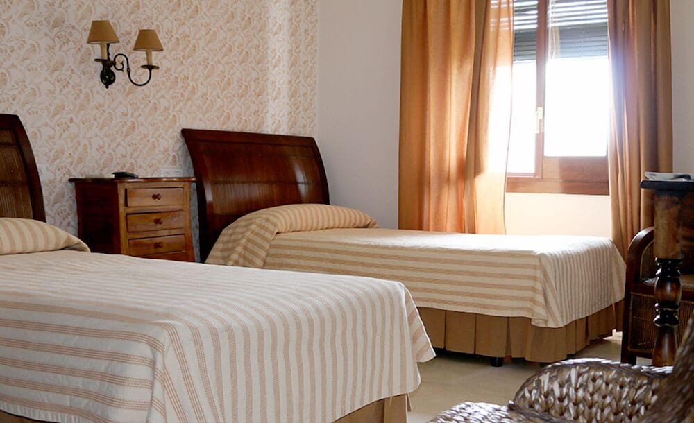 Фото Hostal - Restaurante Emilia