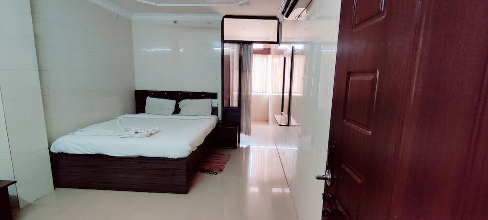 Фото Pph Living Eden Park Hotel Indira Nagar