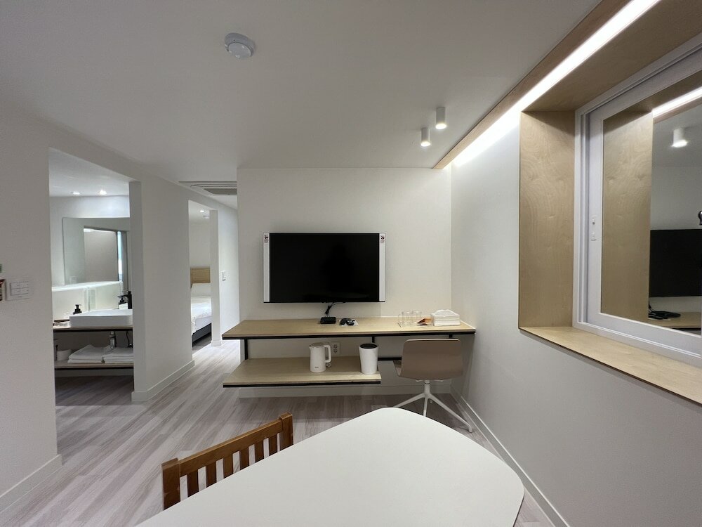 Фото World House