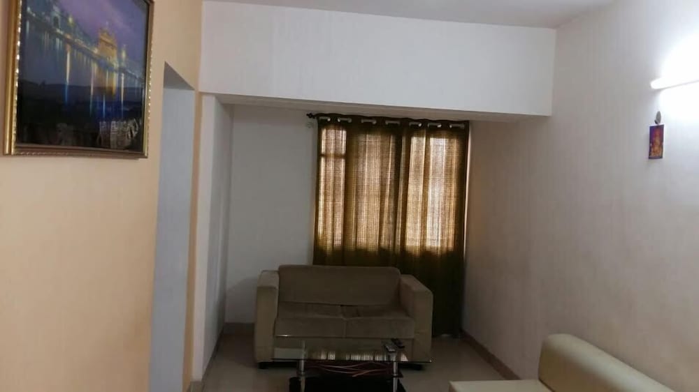 Фото Valencia Hospitality Service Apartments