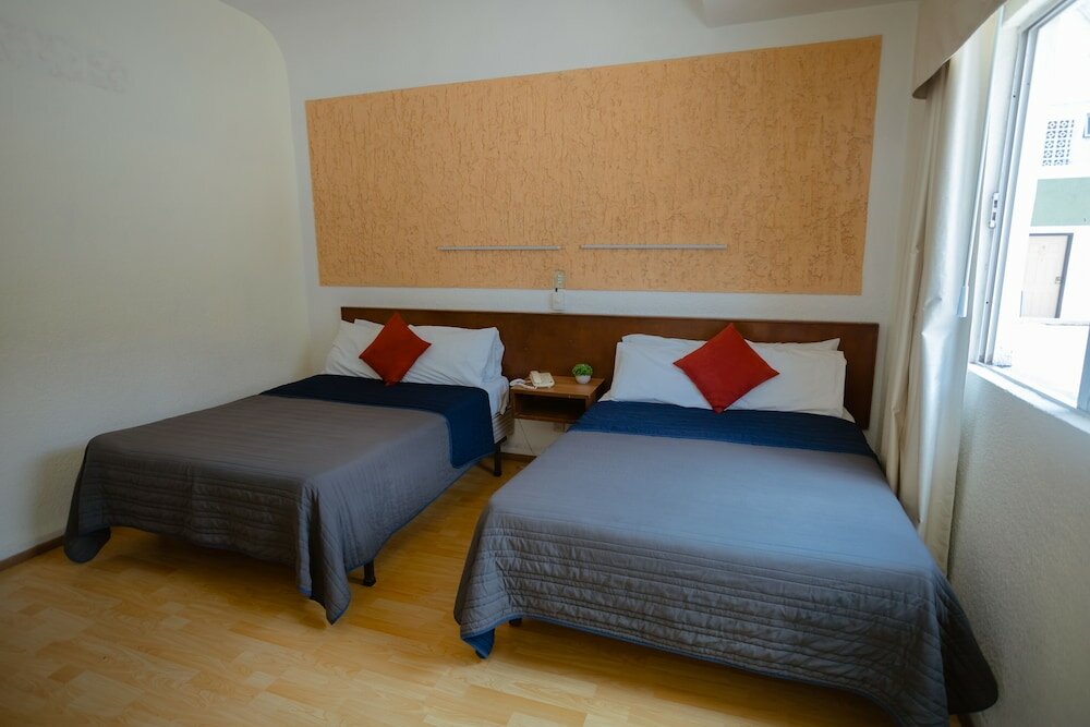 Фото Hotel Zacatecas Courts