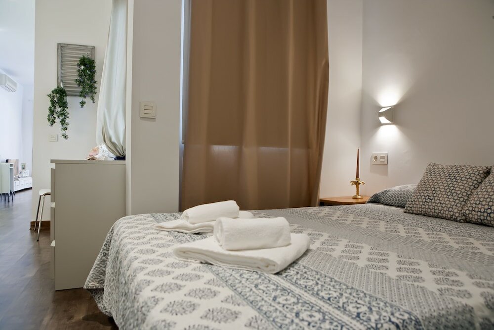 Фото Wish-Suite Juderia de Sevilla Apartment
