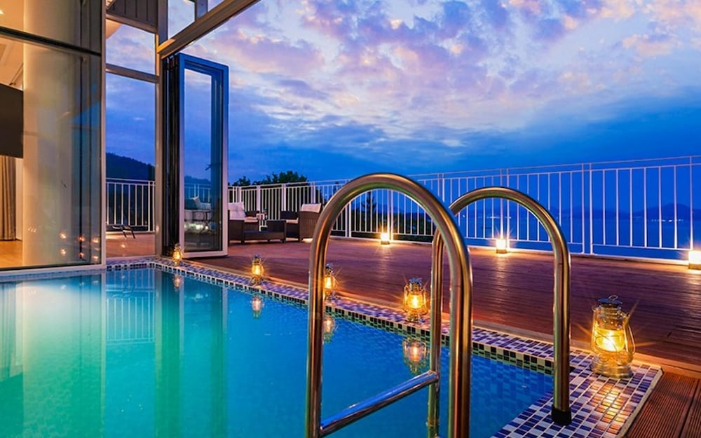 Фото Yeosu Marine Terrace Poolvilla