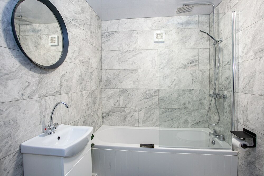 Фото Trafford Place