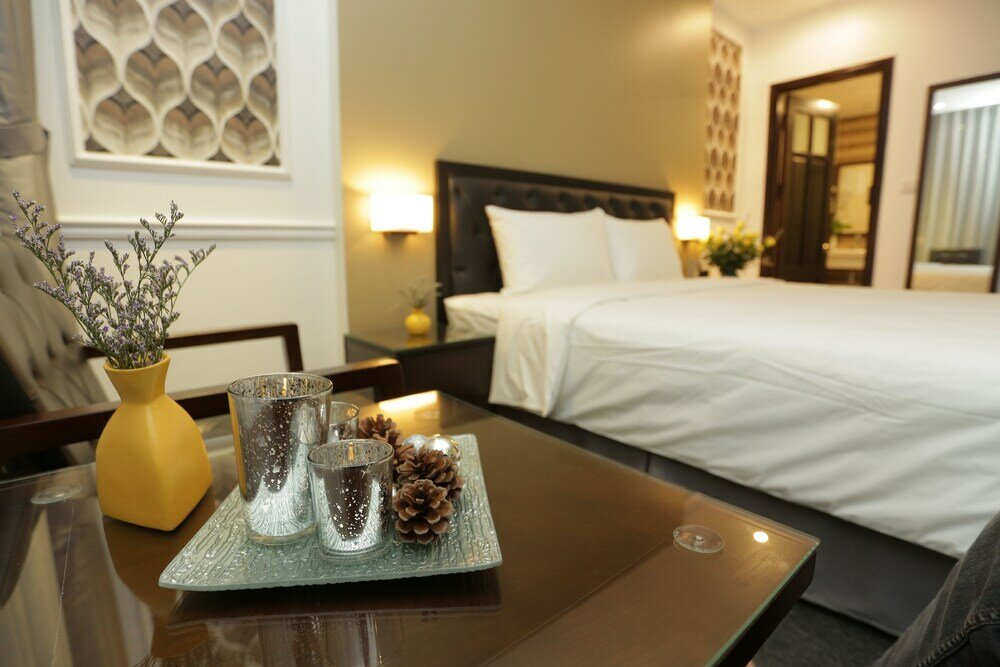 Фото Adeline Hotel